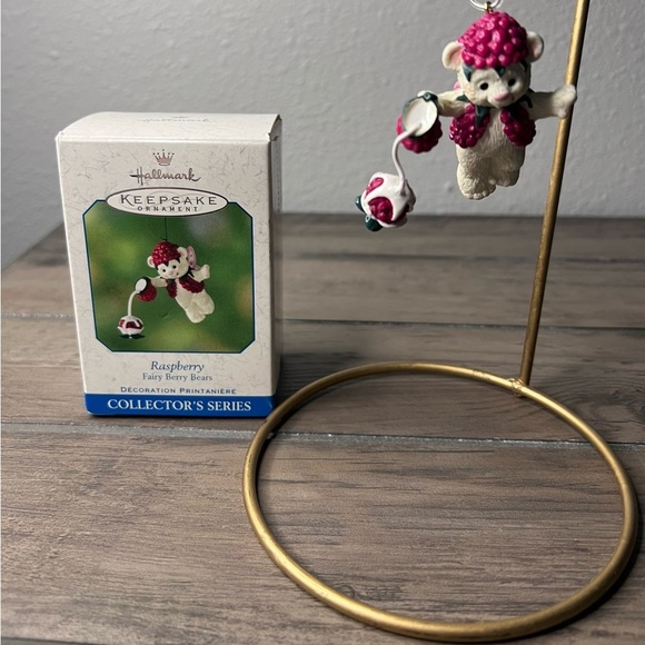 Hallmark 2001 NEW “Raspberry” Fairy Berry Bears 3rd series Springtime Ornament - Picture 2 of 8